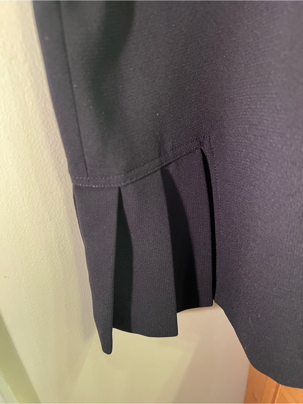 Tahari Black Women’s 2 Piece Suit Size 14P Tailored Blazer & Skirt, Like New - Picture 10 of 13